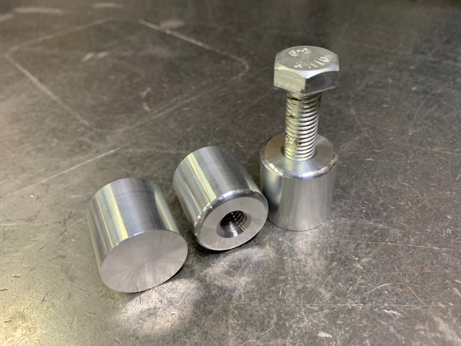 Weld on threaded blind hole standoffs